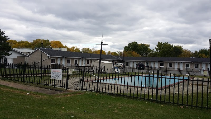 Seven Oakes Motel in Kingston, Canada