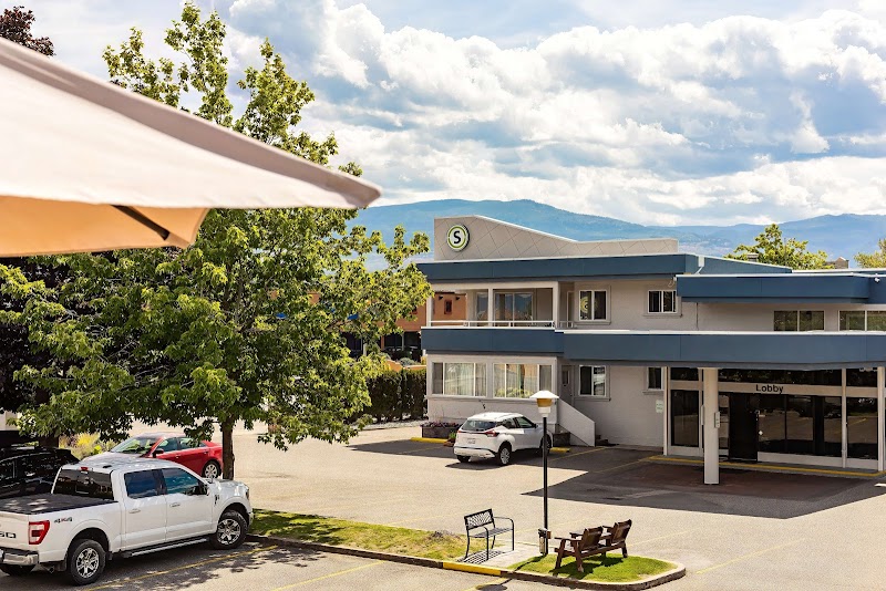Siesta Suites in Kelowna, Canada