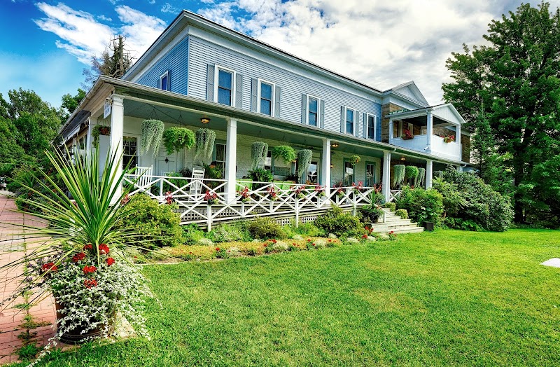 Stirling Lodge in Rideau Lakes, Canada
