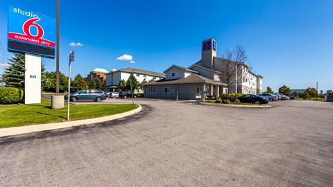 Studio 6 Toronto - Mississauga in Mississauga, Canada