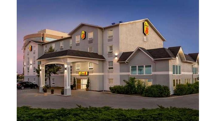Super 8 by Wyndham Ajax/Toronto in Pickering, Canada