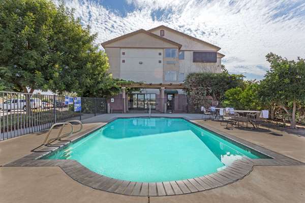 Super 8 by Wyndham Dixon/UC Davis in Dixon, California, United States