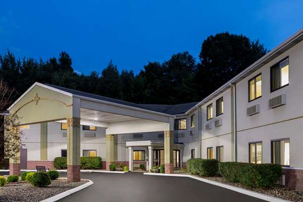 Super 8 by Wyndham Grove City in Grove City, Pennsylvania, United States