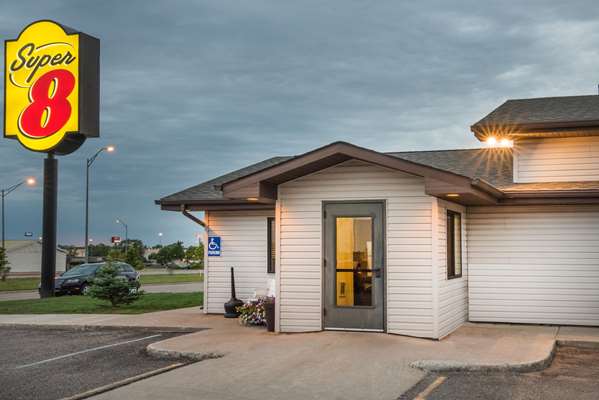 Super 8 by Wyndham Jamestown in Jamestown, North Dakota, United States