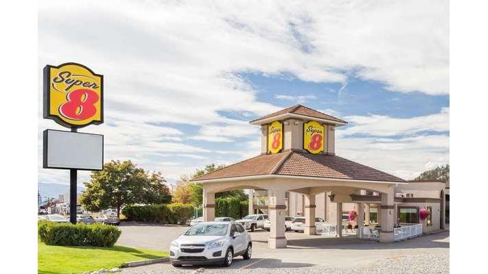 Super 8 by Wyndham Kelowna BC in Kelowna, Canada