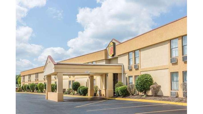 Super 8 by Wyndham Knoxville Downtown Area in Knoxville, Tennessee, United States