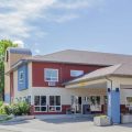 Super 8 by Wyndham Lethbridge
