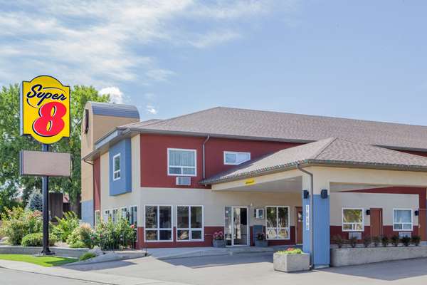 Super 8 by Wyndham Lethbridge in Lethbridge, Canada