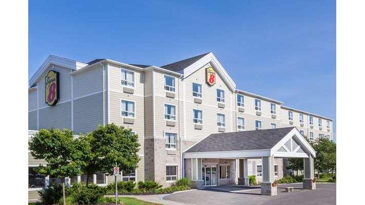 Super 8 by Wyndham Peterborough in Peterborough, Canada