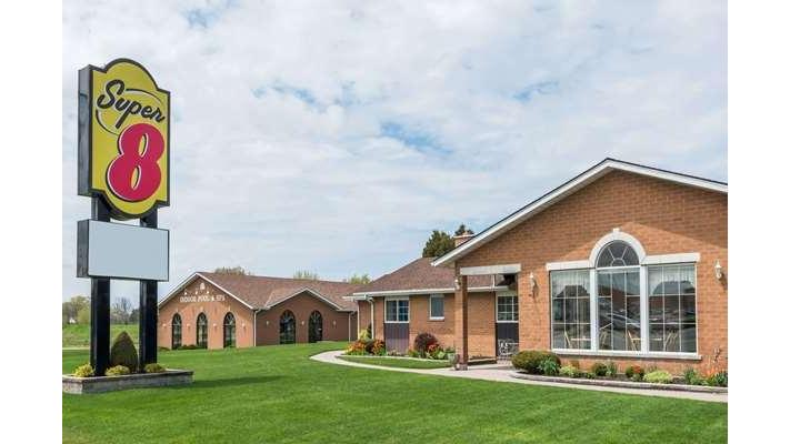 Super 8 by Wyndham Port Elgin in Port Elgin, Canada