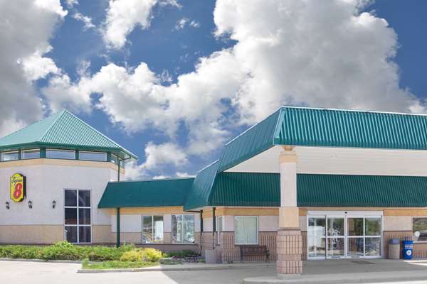 Super 8 by Wyndham Portage La Prairie in Portage La Prairie, Canada