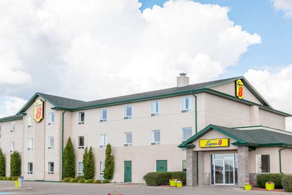 Super 8 by Wyndham Prince Albert in Prince Albert, Canada