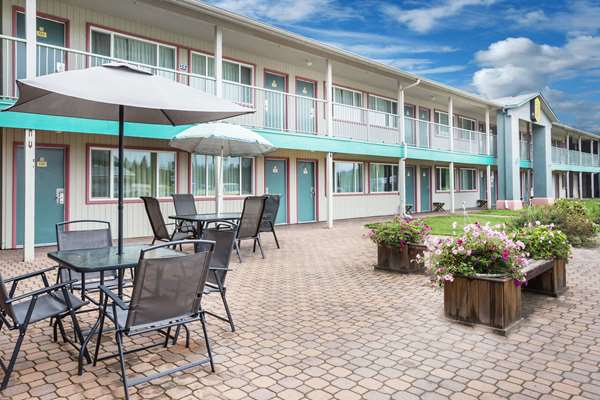 Super 8 by Wyndham Quesnel BC in Quesnel, Canada