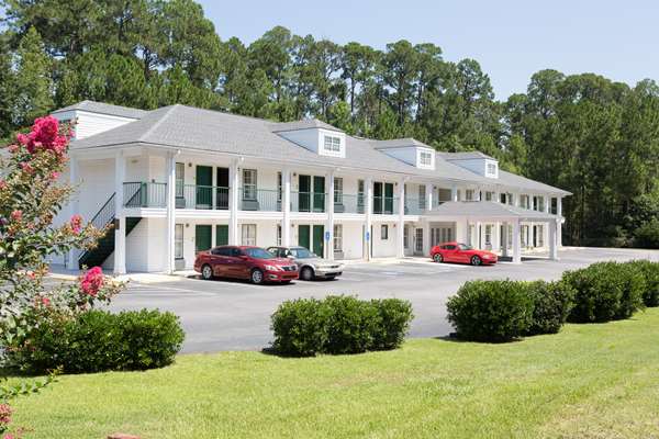 Super 8 by Wyndham Statesboro in Statesboro, Georgia, United States