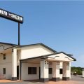Super 8 by Wyndham Temple