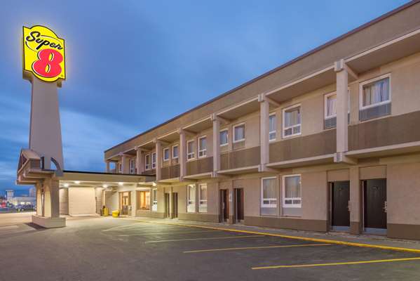 Super 8 by Wyndham Thunder Bay in Thunder Bay, Canada