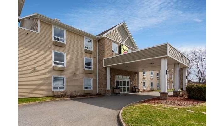 Super 8 by Wyndham Trois-Rivieres in Trois-Rivieres, Canada
