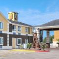 Super 8 by Wyndham Victoria/North/Mall Area