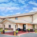 Super 8 by Wyndham Warrensburg