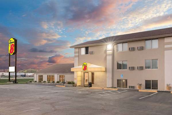 Super 8 by Wyndham Watertown in Watertown, South Dakota, United States