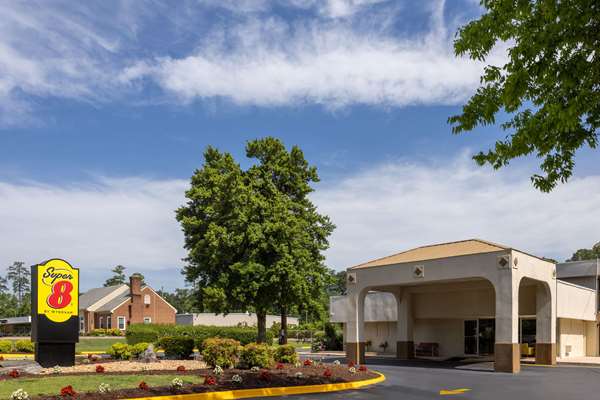 Super 8 by Wyndham Williamsburg/Historic Area in Williamsburg, Virginia, United States