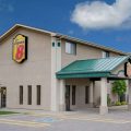 Super 8 by Wyndham Willmar