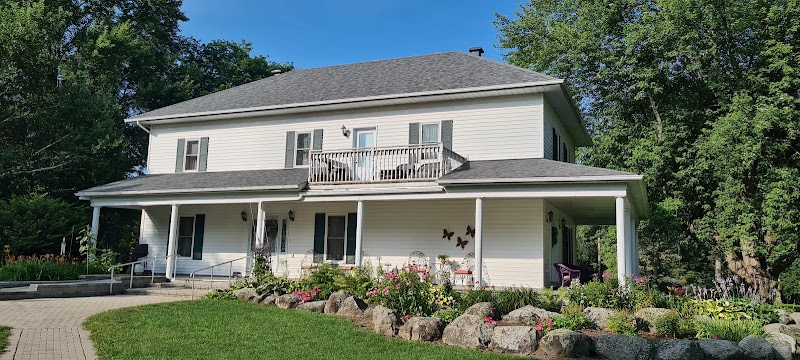 Terrace Green Bed & Breakfast in North Dundas, Canada
