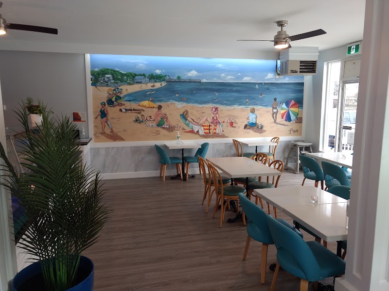 The Beach House in Crystal Beach, Canada