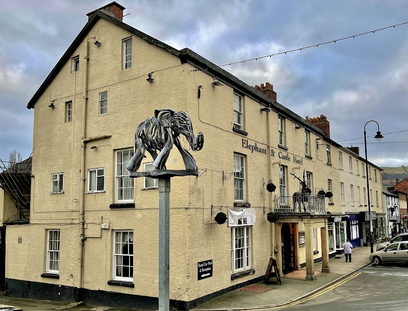 The Elephant and Castle Hotel in Newtown, United Kingdom