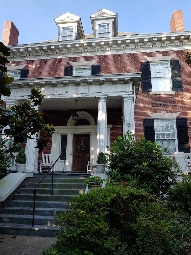 The Federal Crest Inn in Lynchburg, Virginia, United States