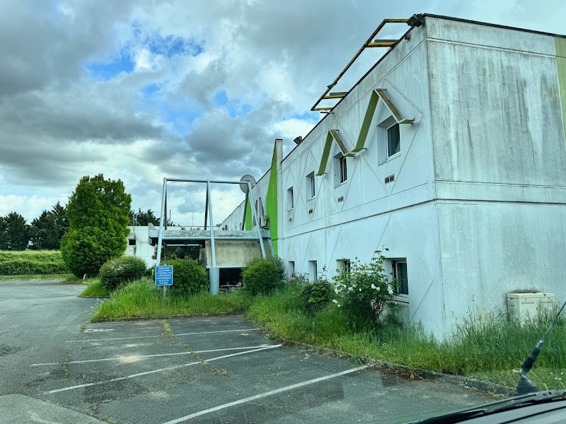 The Lemon Hotel in Chatellerault, France
