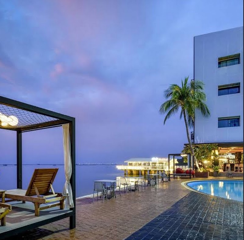 The Loft Seaside Sriracha Hotel in Si Racha, Thailand