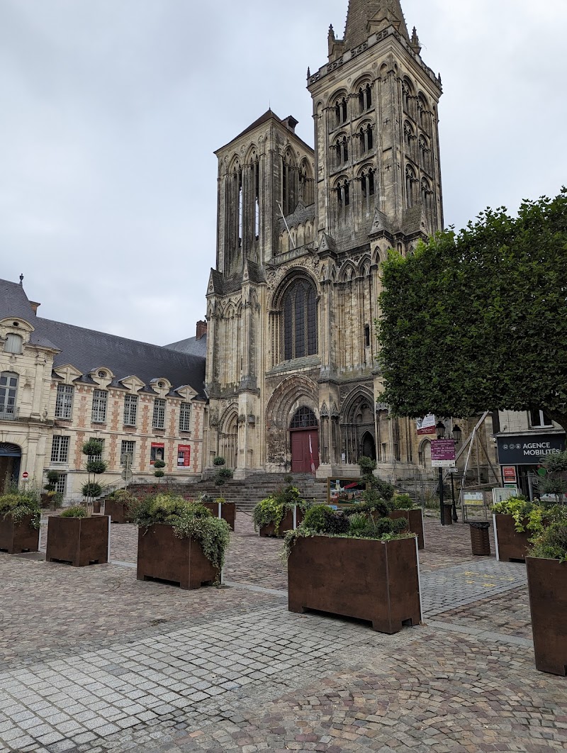 The Originals City, Hotel Cathedrale, Lisieux in Lisieux, France
