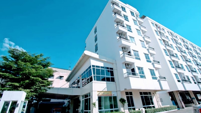 The Royal Bee Aparthotel in Nonthaburi, Thailand