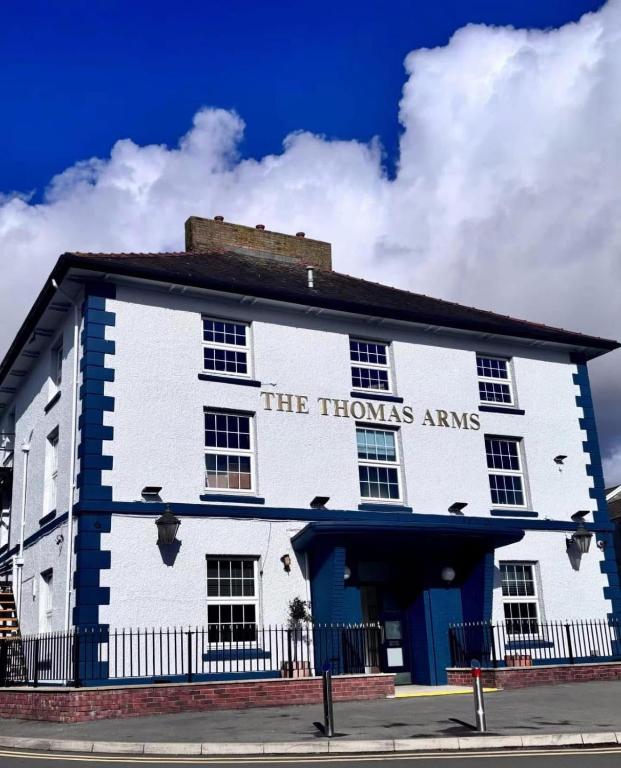 Thomas Arms Hotel in Llanelli, United Kingdom