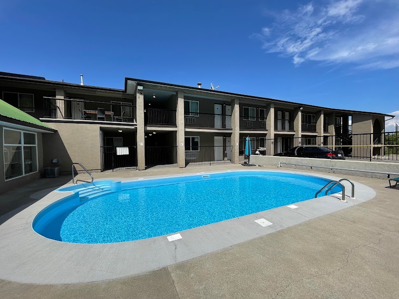 Travelodge by Wyndham Kamloops Mountview in Kamloops, Canada