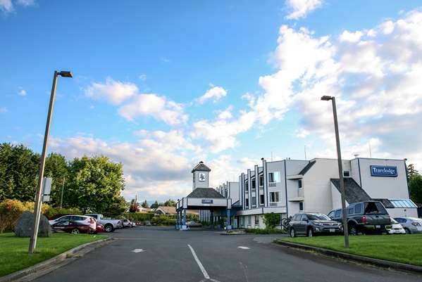 Travelodge by Wyndham Parksville in Parksville, Canada