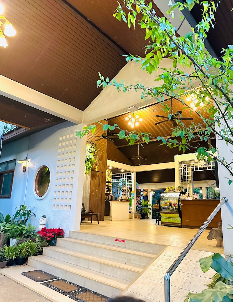 Tree House Hotel in Si Sa Ket, Thailand