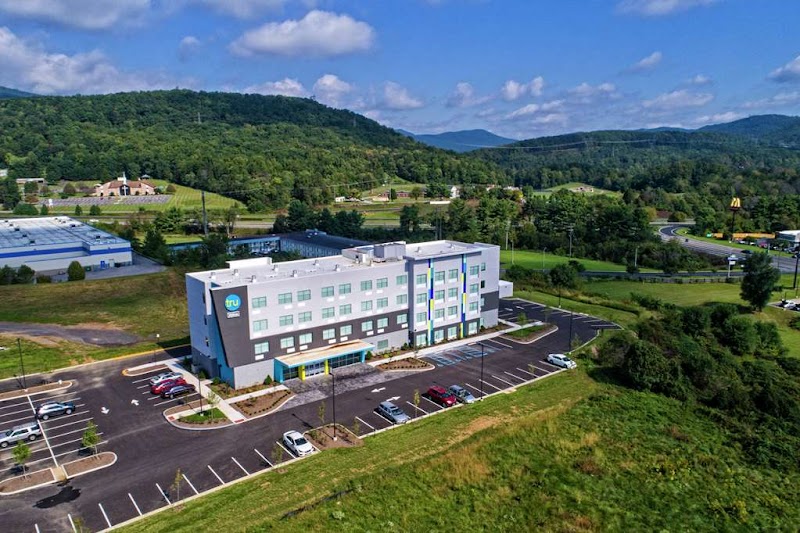 Tru by Hilton Roanoke Hollins in Roanoke, Virginia, United States