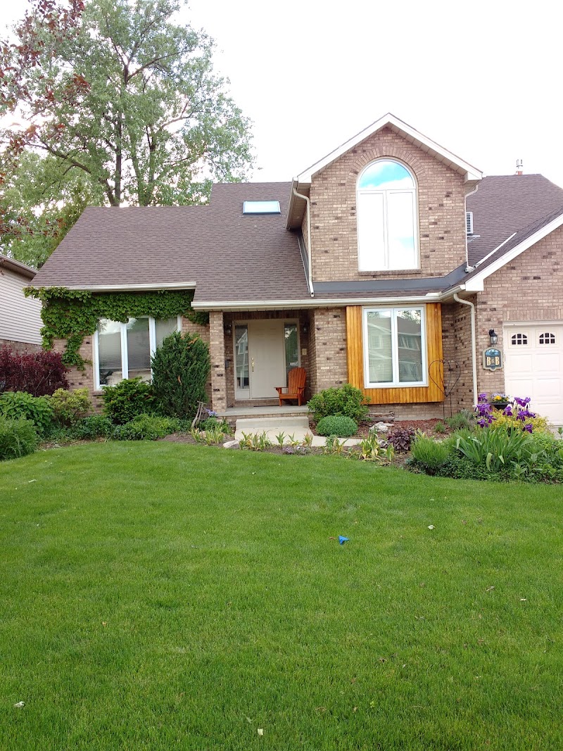 Twin Lakes Retreat Bed and Breakfast in Sarnia, Canada