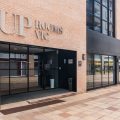 Up Rooms Vic Hotel