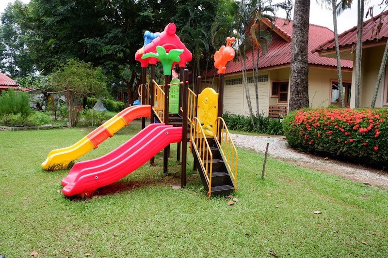 Uthai River Lake Resort in Uthai Thani, Thailand