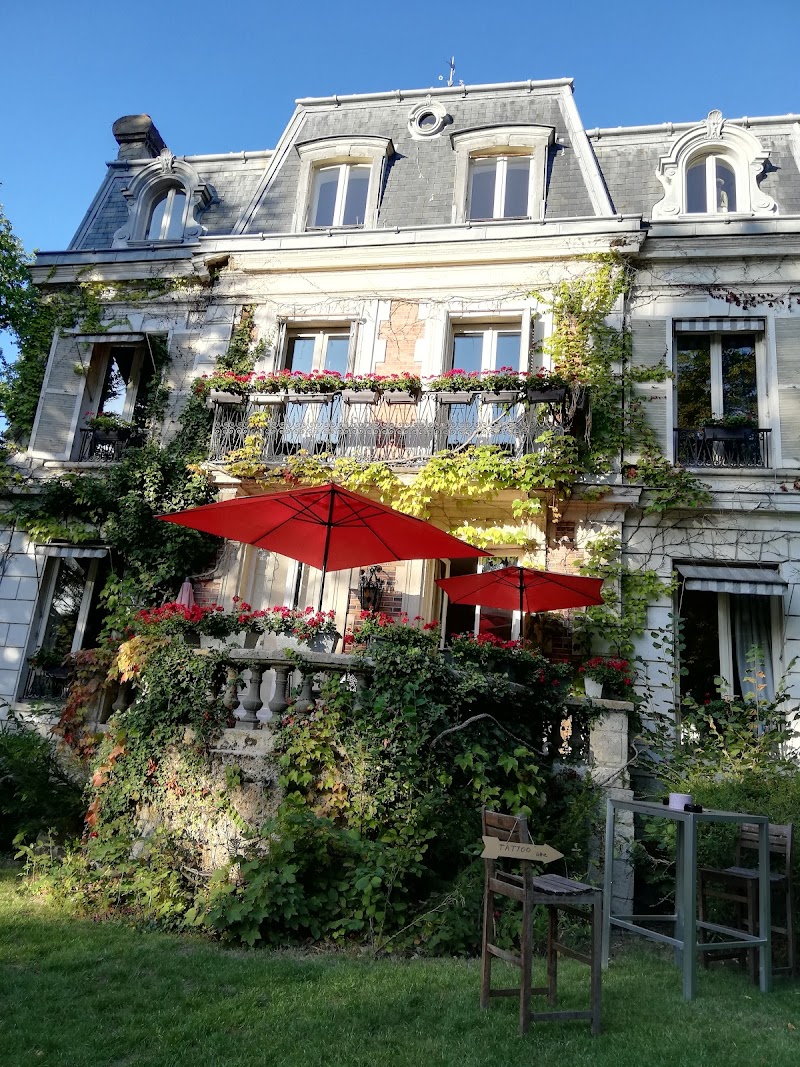 Villa Carioca in Maisons-Laffitte, France