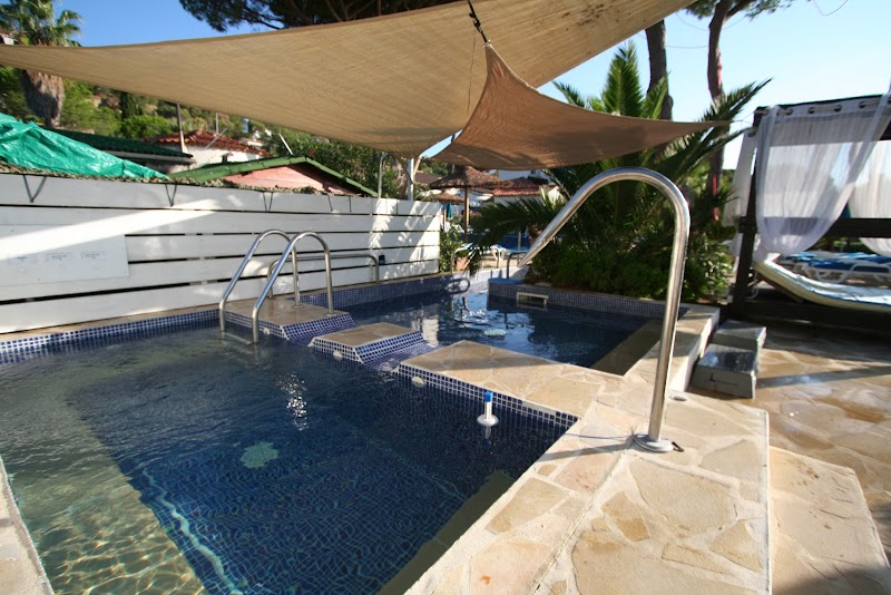 Villa Les Palmiers in Roquebrune-sur-Argens, France