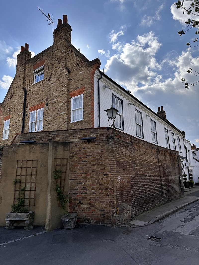 Warren Lodge Hotel in Shepperton, United Kingdom