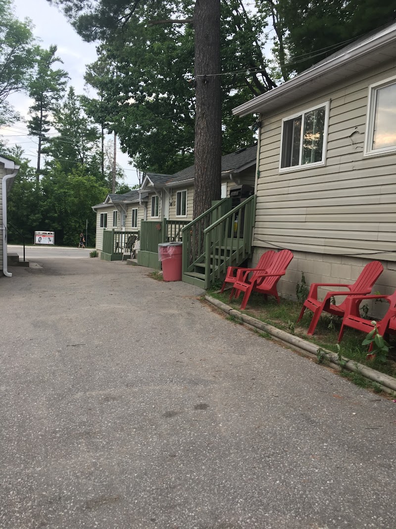 Wasaga Bridge Cottages in Wasaga Beach, Canada