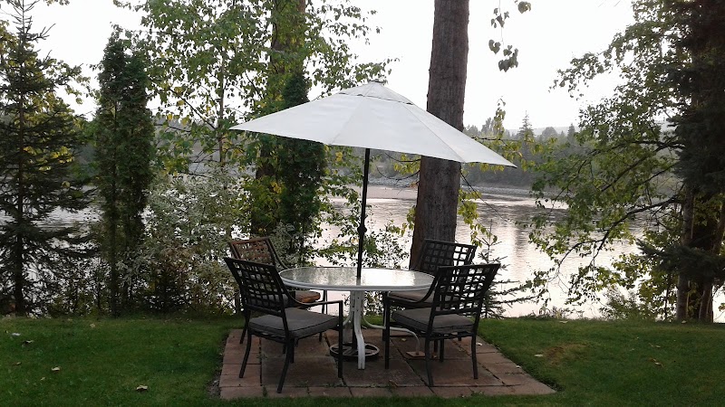 Water's Edge Bed & Breakfast in Prince George, Canada