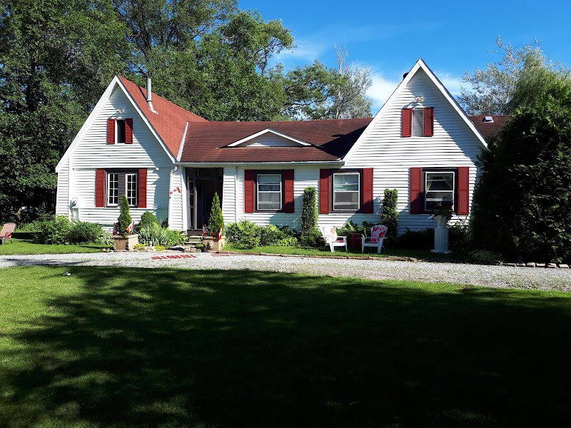 Whispering Pines Inn in Innisfil, Canada