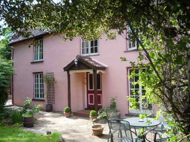 Yallands Farmhouse in Taunton, United Kingdom