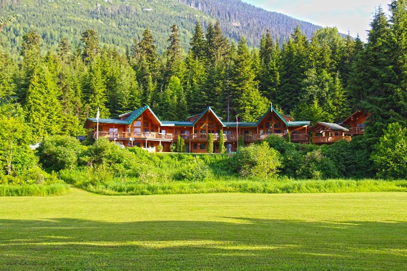 Yellow Cedar Lodge in Terrace, Canada